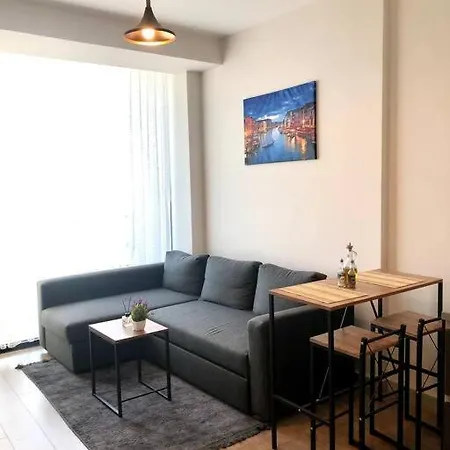 Luxury Flat, Amazing View. Gym & Parking * Istanboel