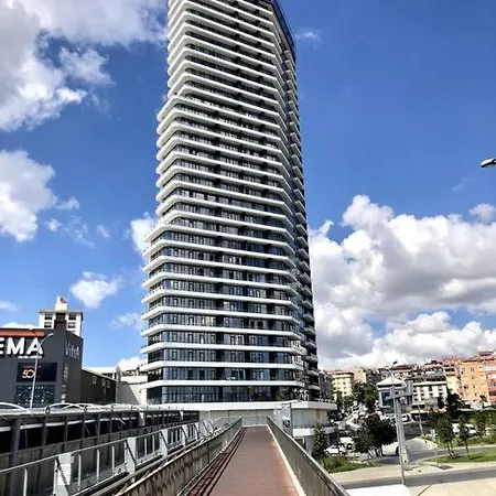 Luxury Flat, Amazing View. Gym & Parking *