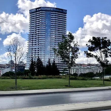 Luxury Flat, Amazing View. Gym & Parking * Istambul